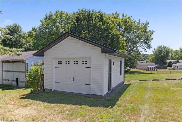 1524 Hightower Drive, Uniontown, OH 44685