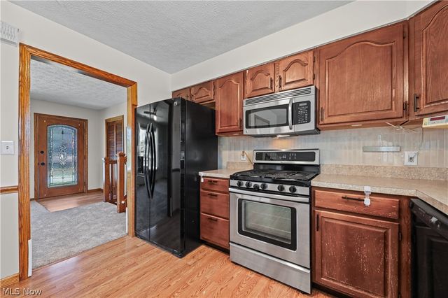 1524 Hightower Drive, Uniontown, OH 44685
