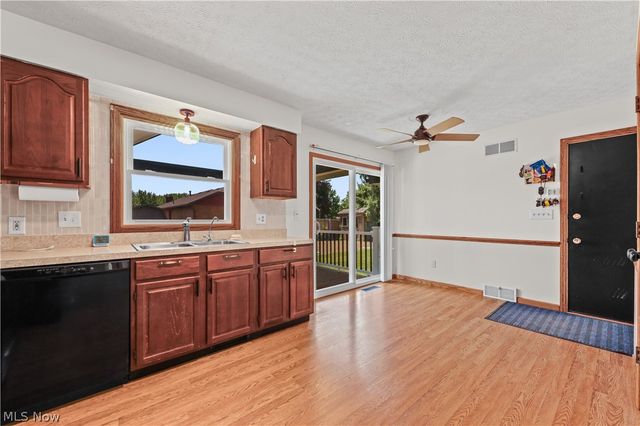 1524 Hightower Drive, Uniontown, OH 44685