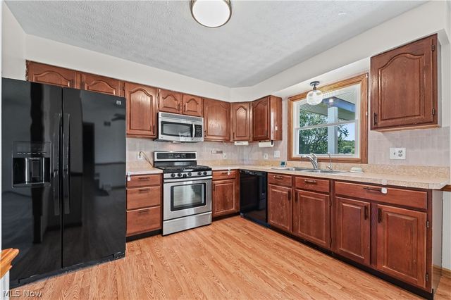 1524 Hightower Drive, Uniontown, OH 44685