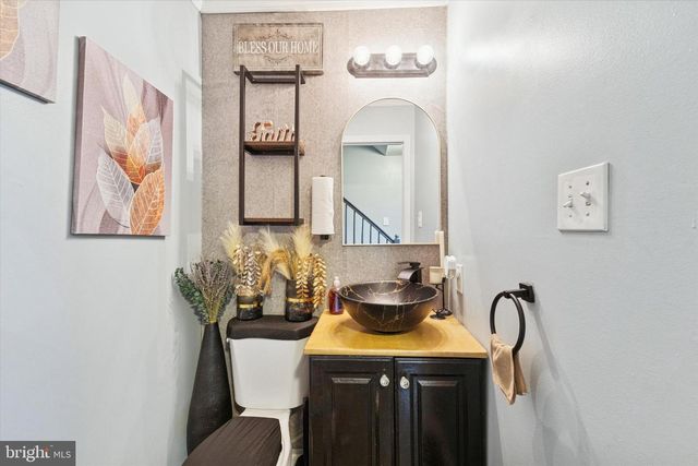 16 CHERRY GROVE LN, Sicklerville, NJ 08081