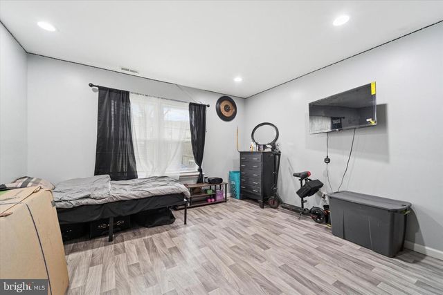 16 CHERRY GROVE LN, Sicklerville, NJ 08081