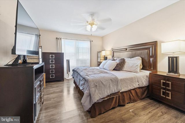 16 CHERRY GROVE LN, Sicklerville, NJ 08081