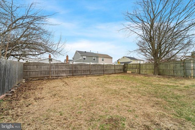 16 CHERRY GROVE LN, Sicklerville, NJ 08081