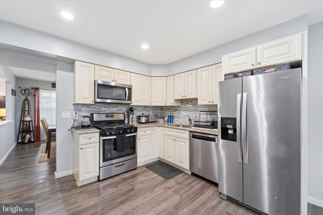 16 CHERRY GROVE LN, Sicklerville, NJ 08081