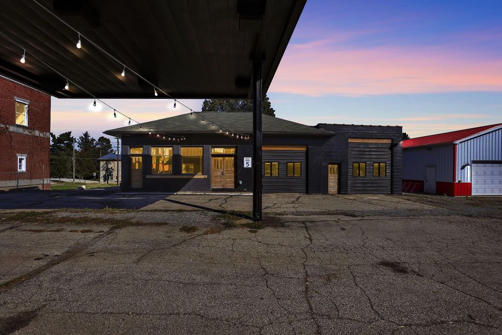 5 E Main Street, Danville, OH 43014