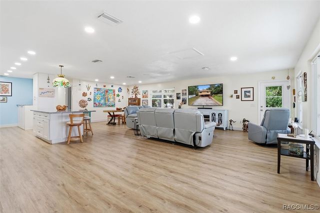 6905 W Riverbend Road, Dunnellon, FL 34433