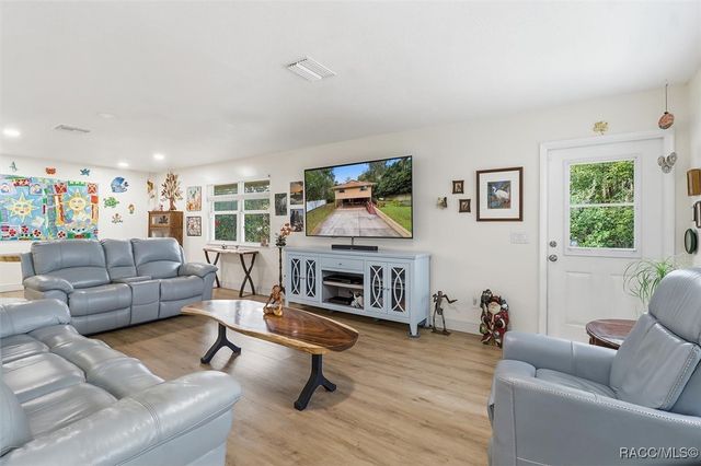 6905 W Riverbend Road, Dunnellon, FL 34433