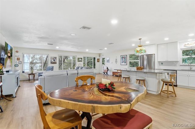 6905 W Riverbend Road, Dunnellon, FL 34433