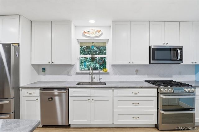 6905 W Riverbend Road, Dunnellon, FL 34433