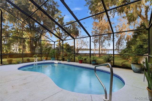 6905 W Riverbend Road, Dunnellon, FL 34433