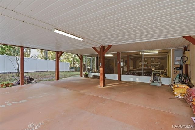 6905 W Riverbend Road, Dunnellon, FL 34433