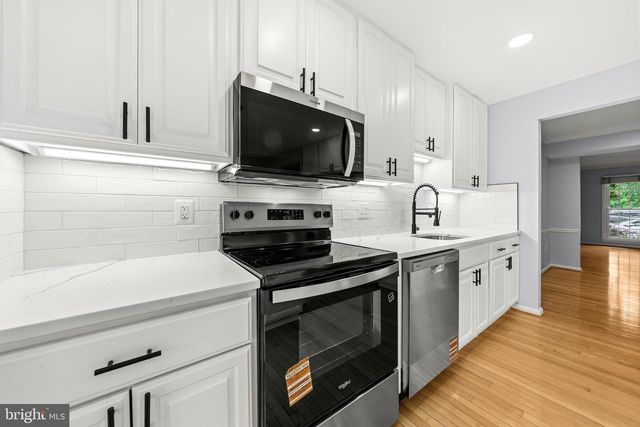 11720 PUTTING GREEN CT, Reston, VA 20191
