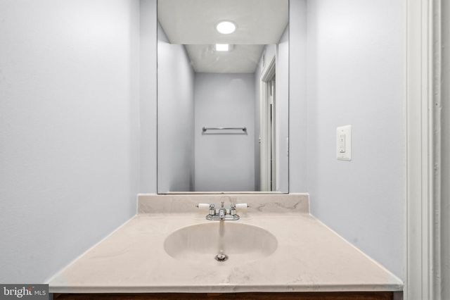 11720 PUTTING GREEN CT, Reston, VA 20191