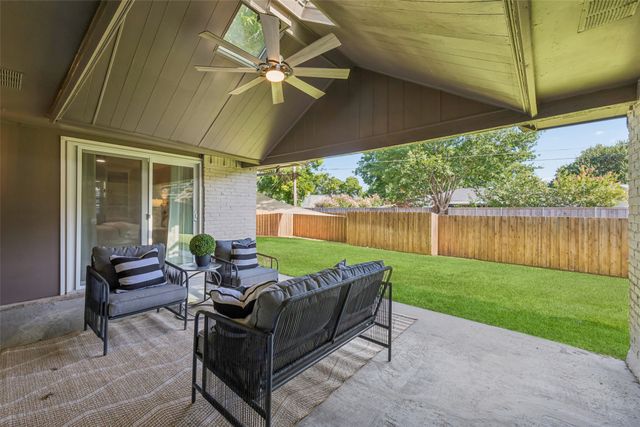 4044 Boca Bay Drive, Dallas, TX 75244
