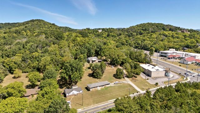 3712 Kings Ln, Nashville, TN 37218