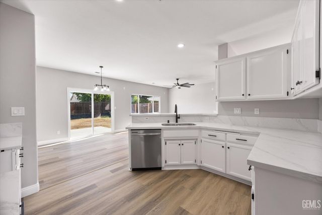 7112 Slickrock Drive, Bakersfield, CA 93313