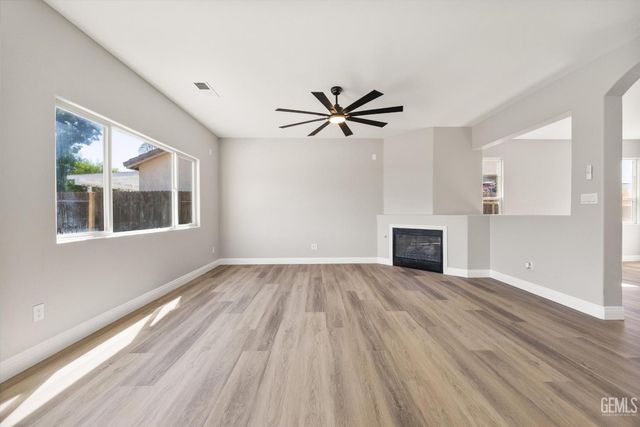 7112 Slickrock Drive, Bakersfield, CA 93313