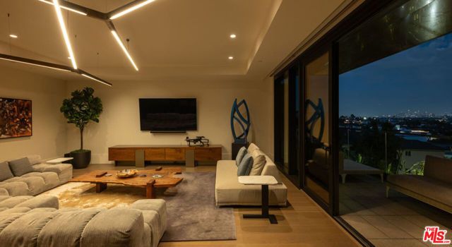 8420 Sunset Boulevard 602, West Hollywood, CA 90069