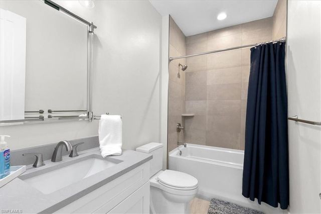 734 109th AVE N, Naples, FL 34108