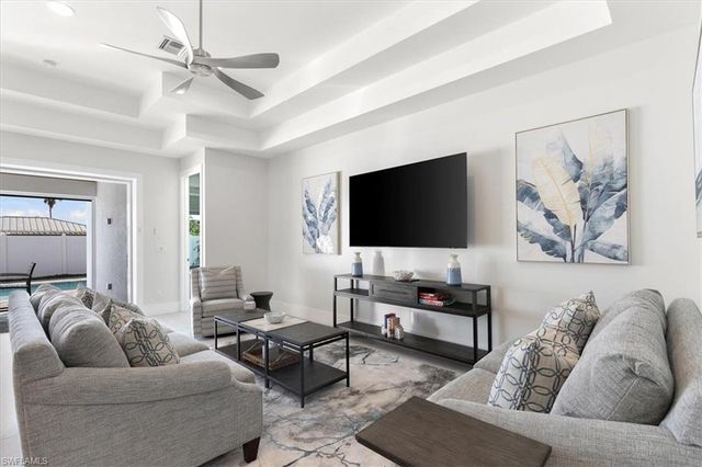 734 109th AVE N, Naples, FL 34108