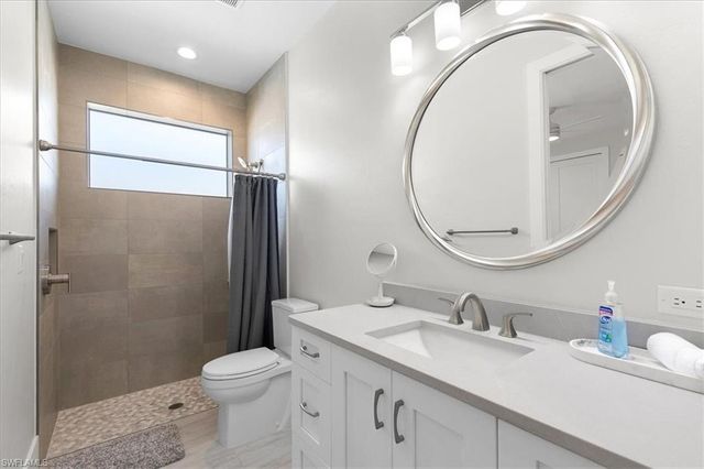 734 109th AVE N, Naples, FL 34108