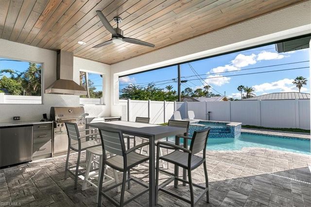 734 109th AVE N, Naples, FL 34108