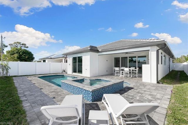 734 109th AVE N, Naples, FL 34108