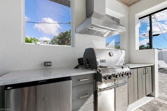 734 109th AVE N, Naples, FL 34108