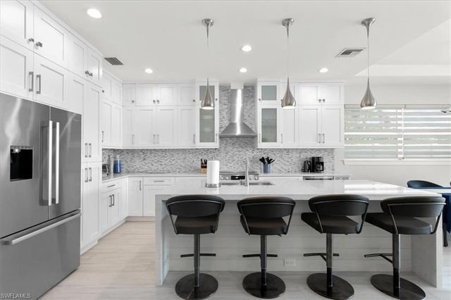 734 109th AVE N, Naples, FL 34108