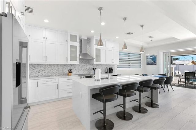 734 109th AVE N, Naples, FL 34108