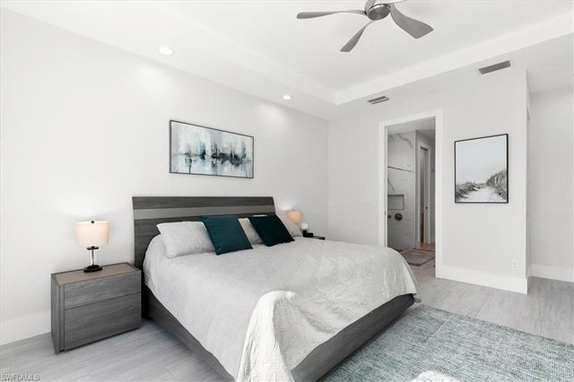 734 109th AVE N, Naples, FL 34108