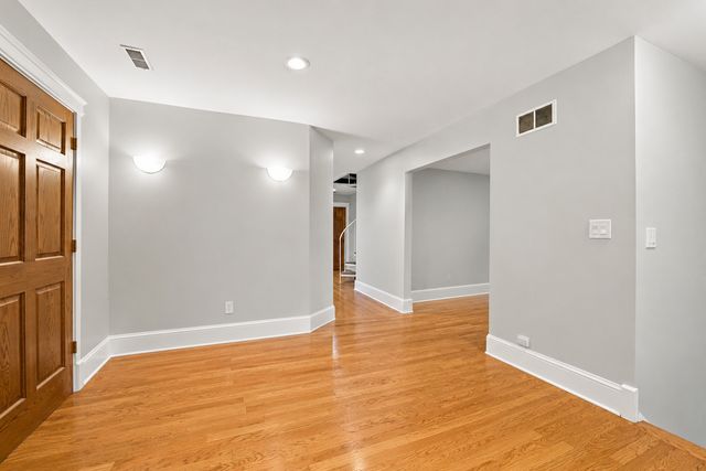 215 58th Street, Clarendon Hills, IL 60514