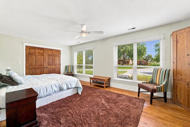 215 58th Street, Clarendon Hills, IL 60514