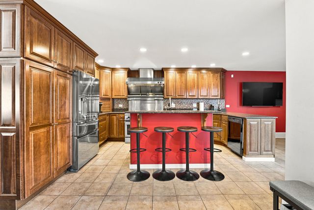 215 58th Street, Clarendon Hills, IL 60514
