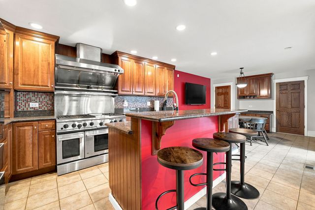 215 58th Street, Clarendon Hills, IL 60514