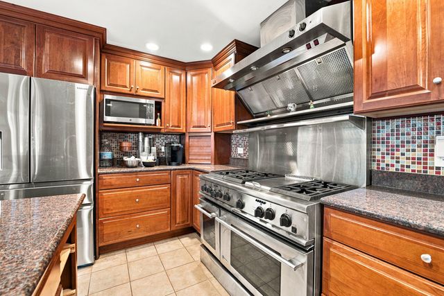 215 58th Street, Clarendon Hills, IL 60514