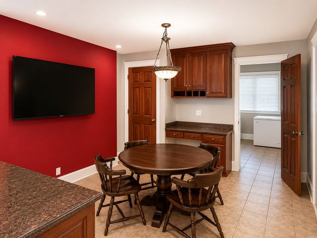 215 58th Street, Clarendon Hills, IL 60514