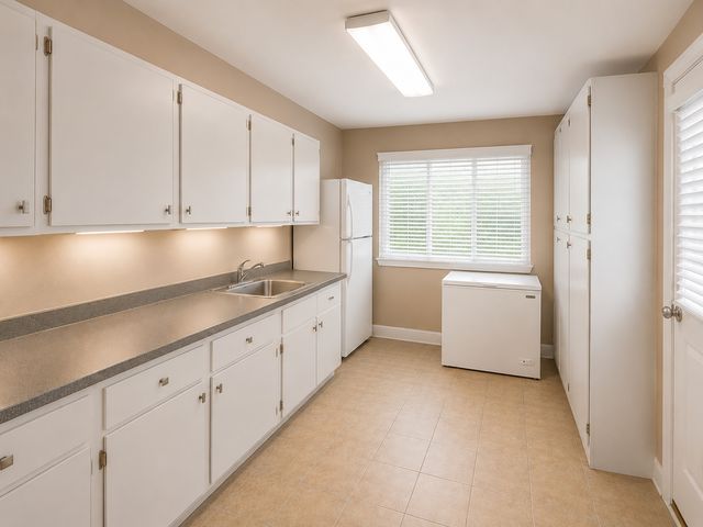 215 58th Street, Clarendon Hills, IL 60514