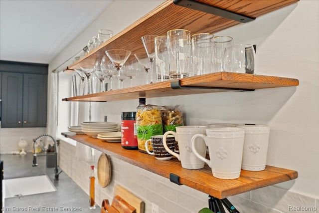 22505 Beach Street, St. Clair Shores, MI 48081