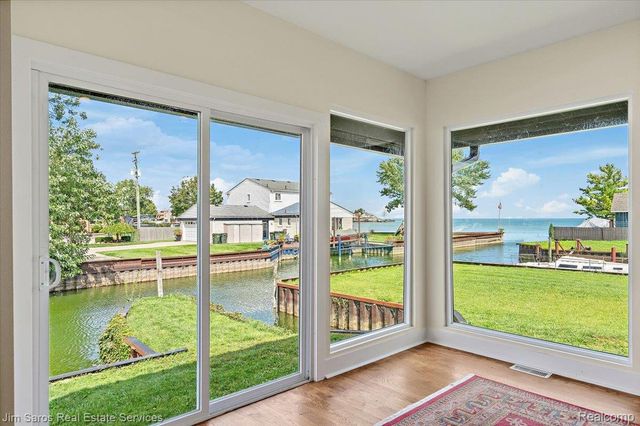 22505 Beach Street, St. Clair Shores, MI 48081