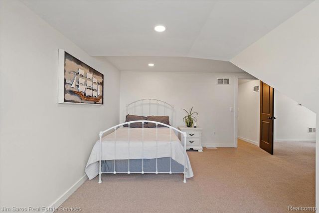 22505 Beach Street, St. Clair Shores, MI 48081