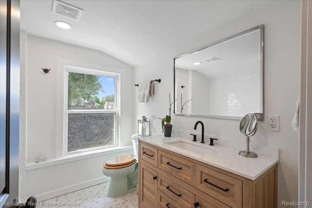 22505 Beach Street, St. Clair Shores, MI 48081