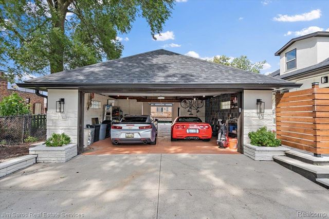 22505 Beach Street, St. Clair Shores, MI 48081