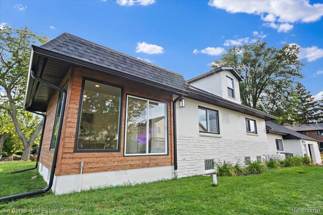 22505 Beach Street, St. Clair Shores, MI 48081