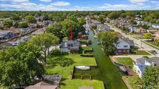 22505 Beach Street, St. Clair Shores, MI 48081