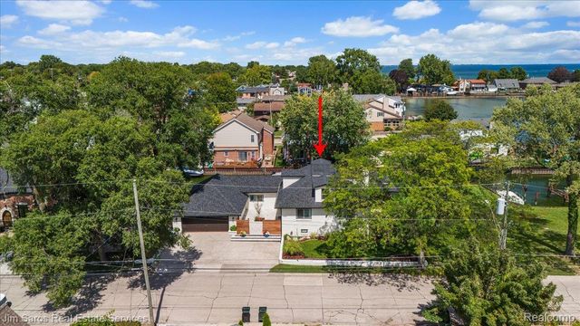 22505 Beach Street, St. Clair Shores, MI 48081