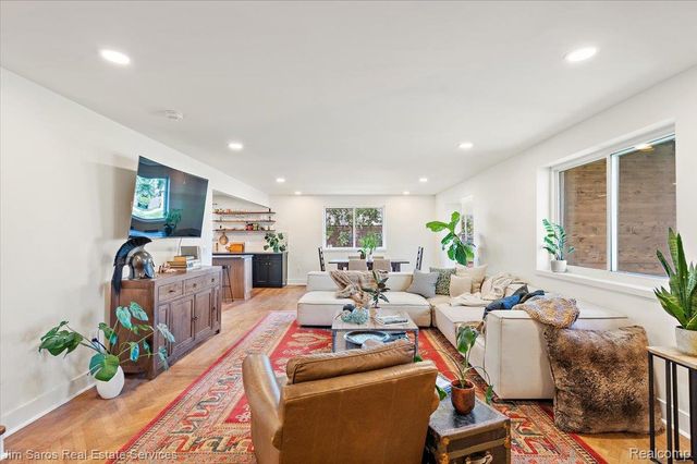 22505 Beach Street, St. Clair Shores, MI 48081