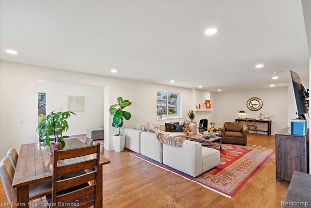 22505 Beach Street, St. Clair Shores, MI 48081