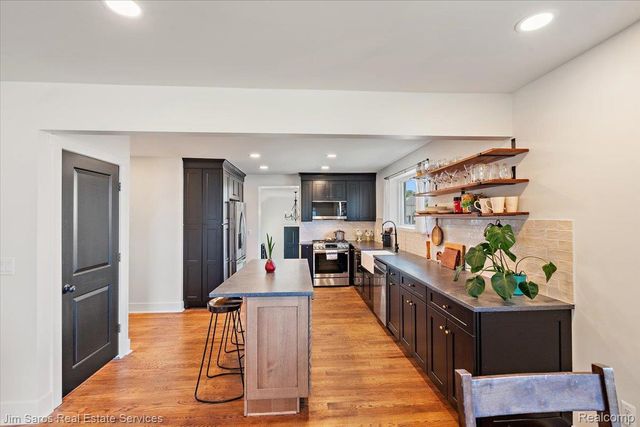 22505 Beach Street, St. Clair Shores, MI 48081